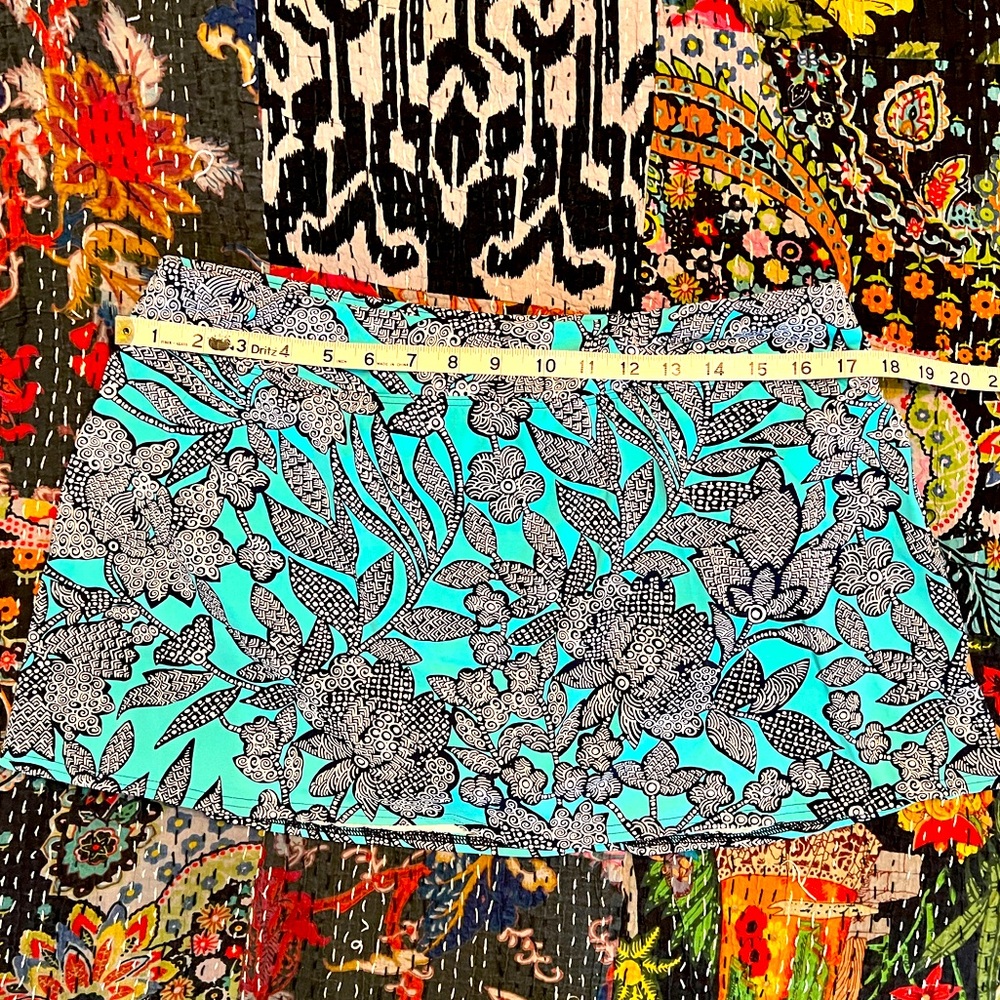 Lands End navy/white/turquoise floral pattern swim skirt, size 14W